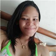 Profesora de español dicta clases económicas para todas las edades